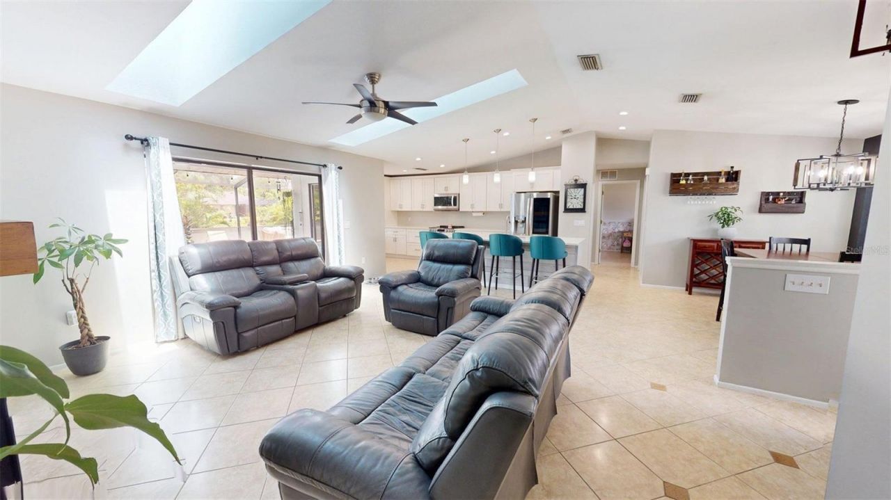 2461 Gold Oak Court E, Sarasota, FL 34232 Photo