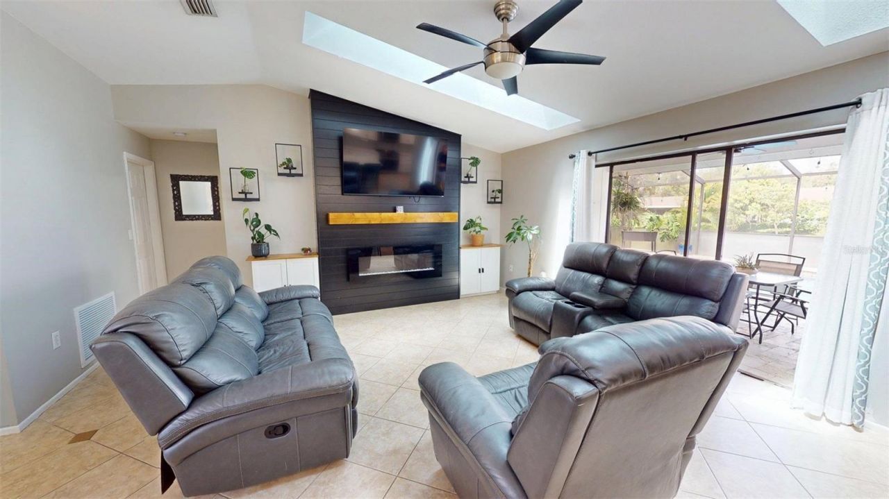 2461 Gold Oak Court E, Sarasota, FL 34232 Photo