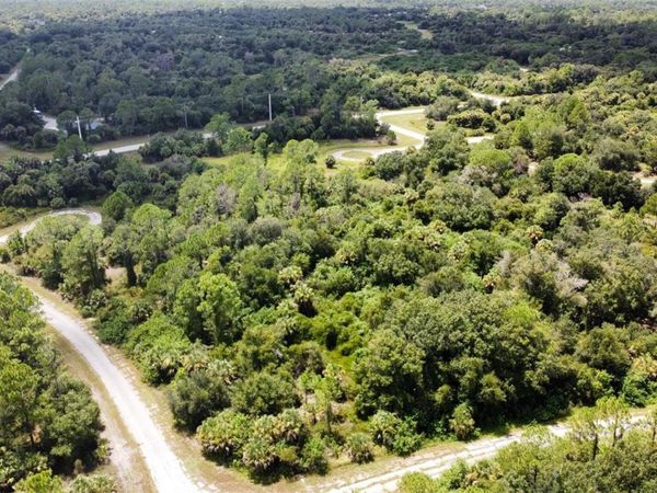 N HOLLOWAY AVENUE , NORTH PORT, FL 34288
