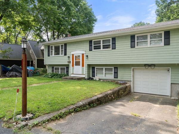 10 Everett St, Maynard, MA 01754