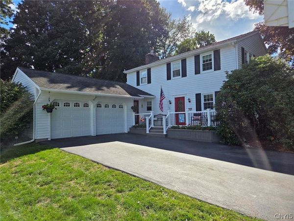 207 RIVERDALE Road , Liverpool, NY 13090
