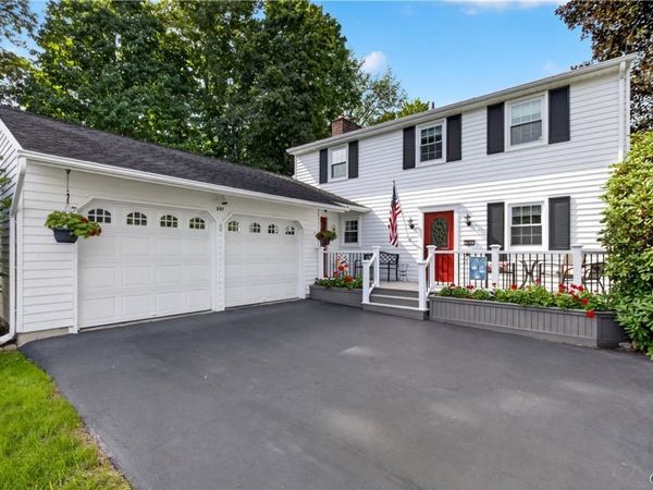 207 RIVERDALE Road, Liverpool, NY 13090