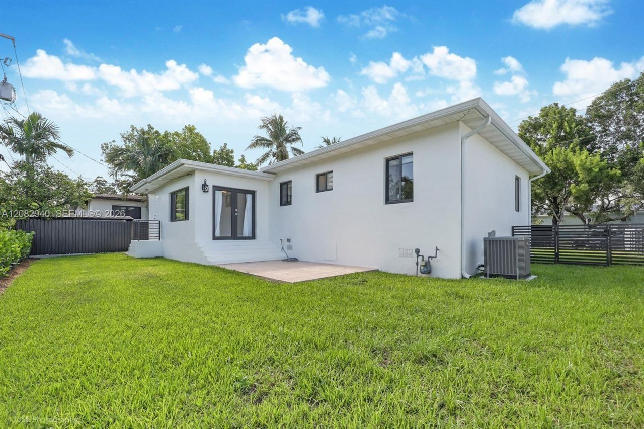 5970 SW 16th St, West Miami, FL 33155 Photo