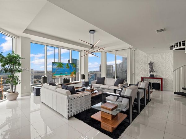 244 Biscayne Blvd , Unit PH4908, Miami, FL 33132