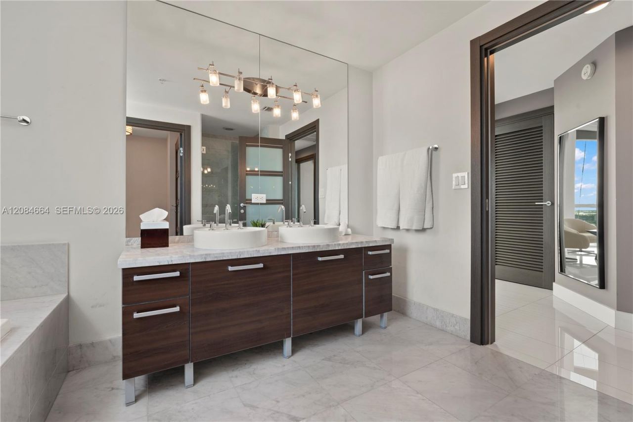 244 Biscayne Blvd , Unit PH4908, Miami, FL 33132 Photo