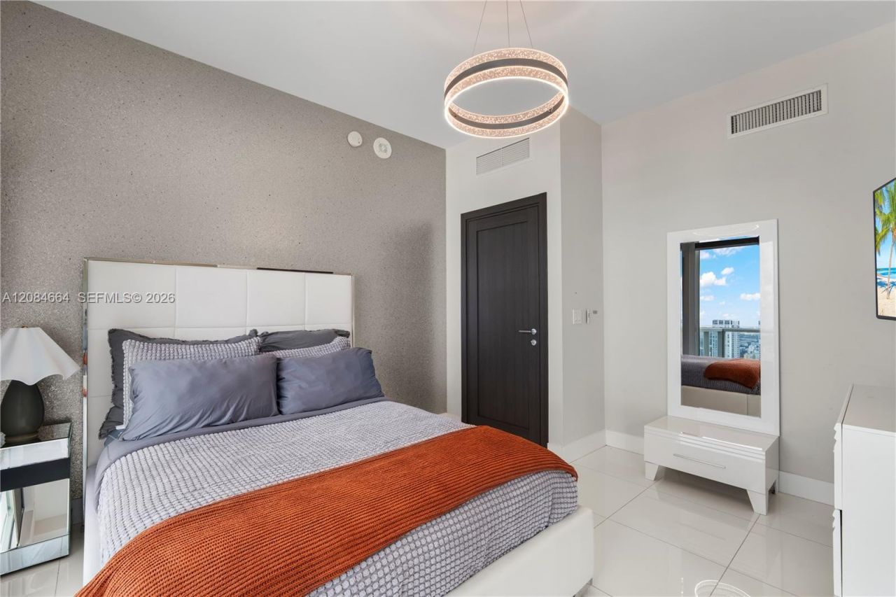 244 Biscayne Blvd , Unit PH4908, Miami, FL 33132 Photo