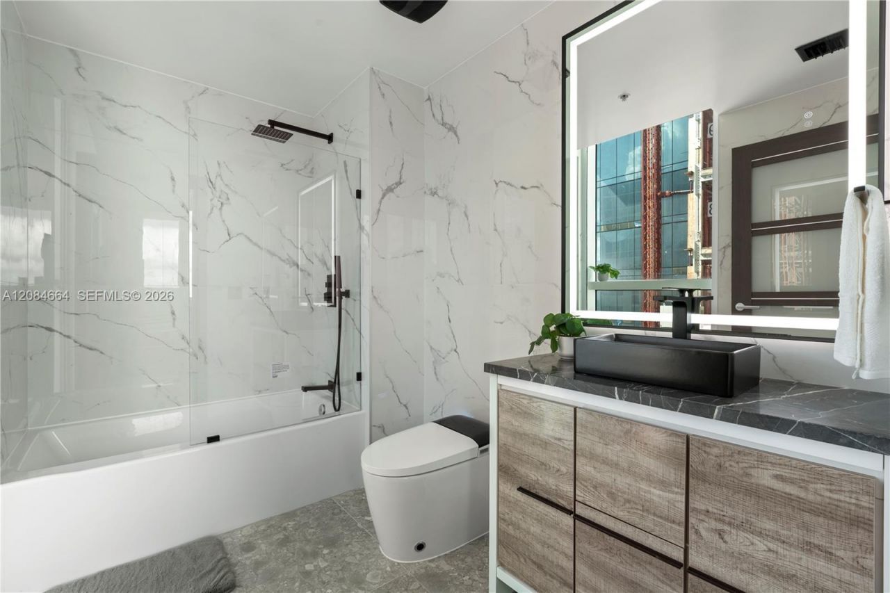 244 Biscayne Blvd , Unit PH4908, Miami, FL 33132 Photo