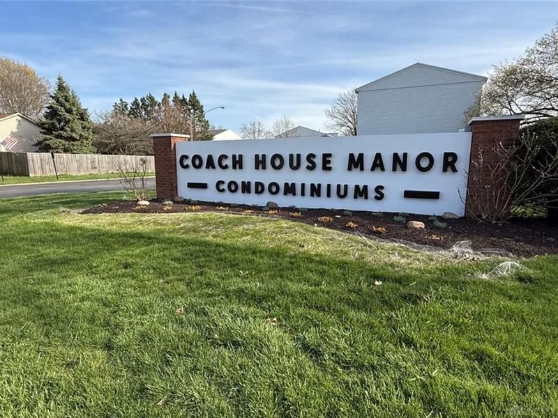 2260 Coach Drive, Unit D, Kettering, OH 45440 Photo 3