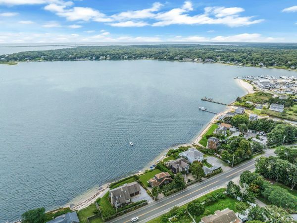 310 E Montauk Highway , Hampton Bays, NY 11946