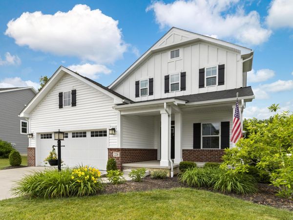 228 Arlington Drive , Pickerington, OH 43147