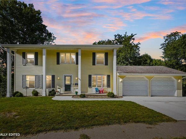 3101 Blue Ridge Court NE, Cedar Rapids, IA 52402