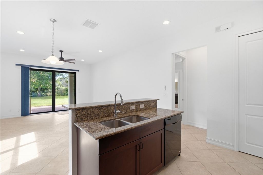 4678 56th Lane, Vero Beach, FL 32967 Photo
