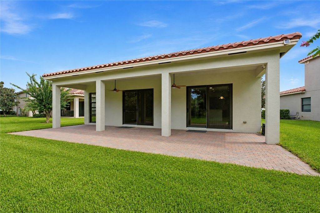 4678 56th Lane, Vero Beach, FL 32967 Photo