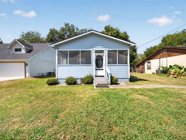 610 N 9th Street , Collinsville, OK 74021