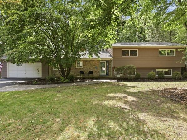 19 Valley Brook Drive , Fairport, NY 14450