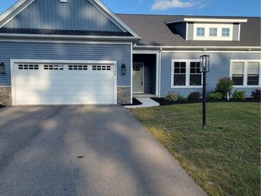 6188 FourMile Creek Circle , Ontario, NY 14519