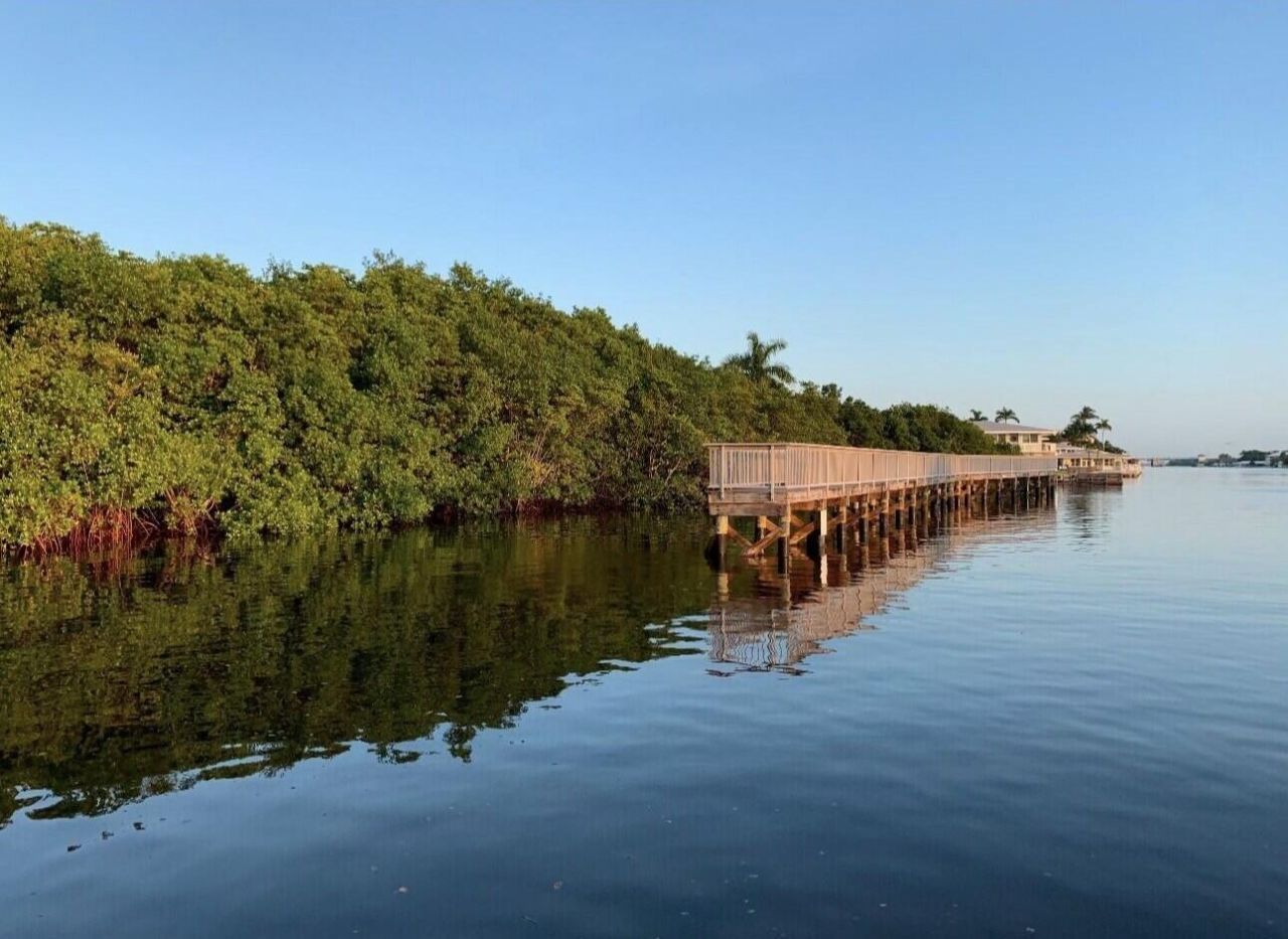 1 Colonial Club Drive, Unit 204, Boynton Beach, FL 33435 Photo