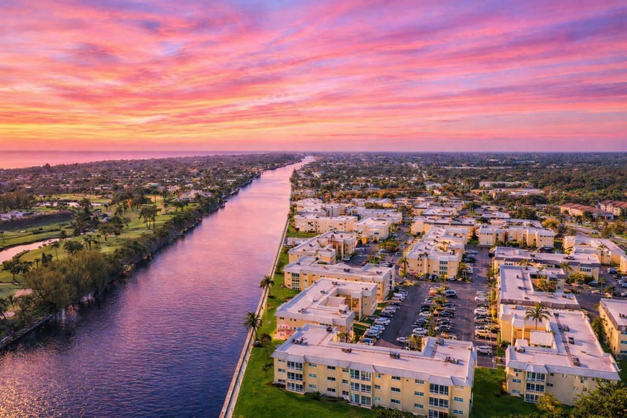 1 Colonial Club Drive, Unit 204, Boynton Beach, FL 33435 Photo