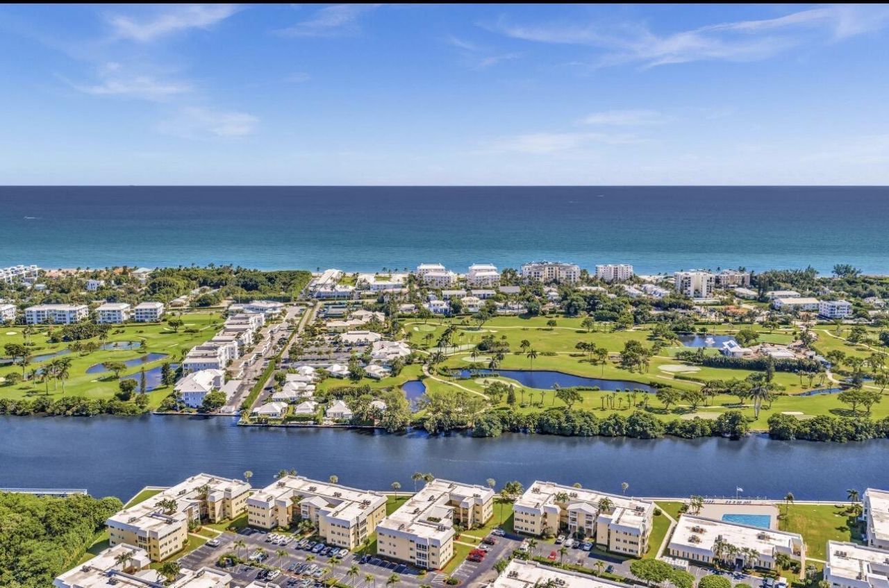 1 Colonial Club Drive, Unit 204, Boynton Beach, FL 33435 Photo