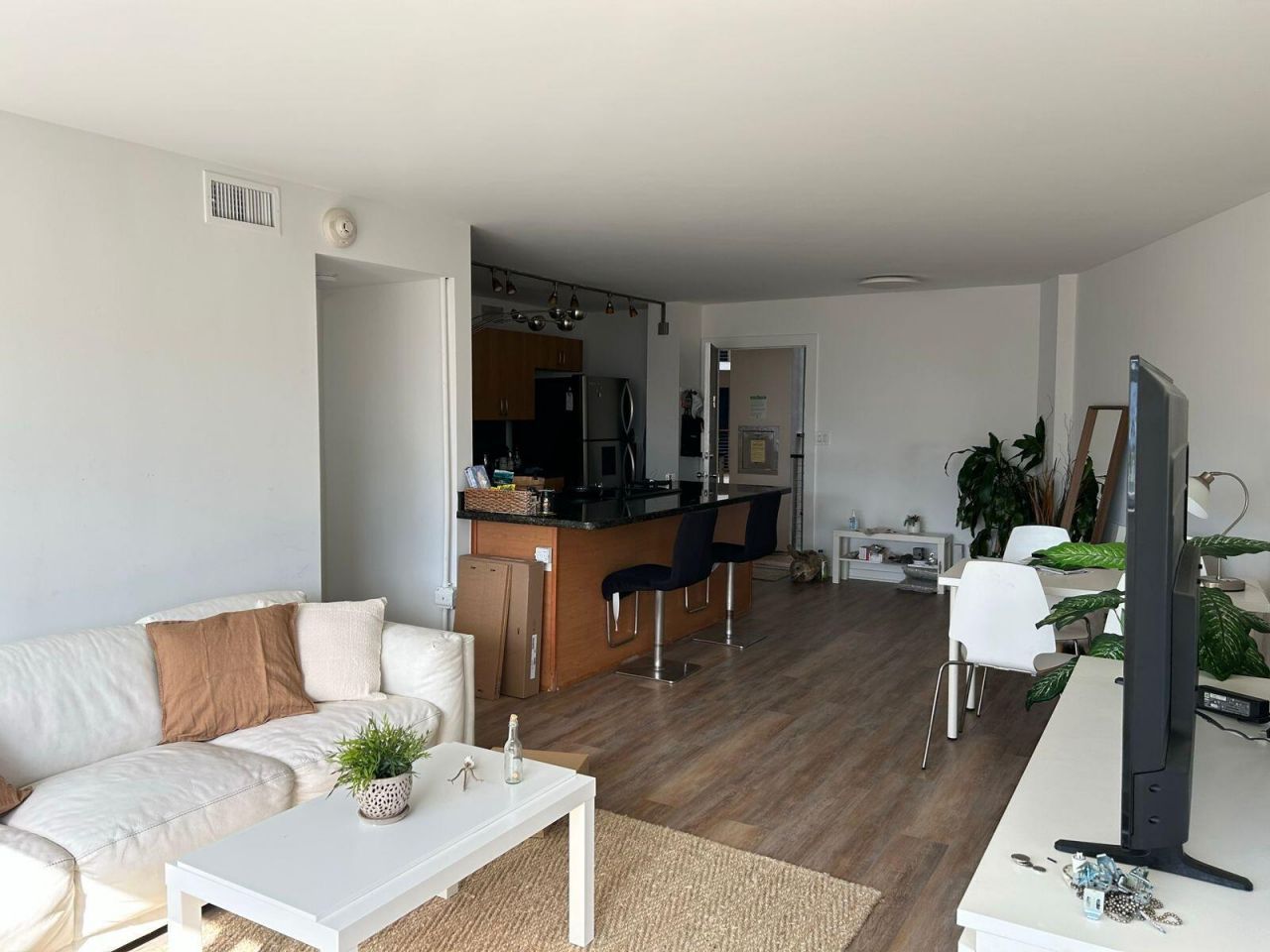 1881 Washington Avenue, Unit 8E, Miami Beach, FL 33139 Photo