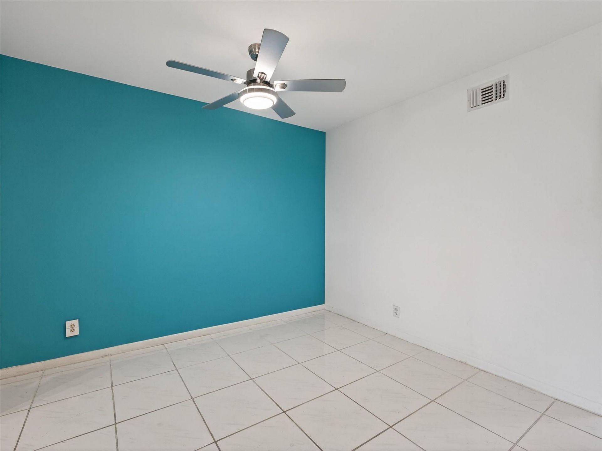 8400 W Sample Road, Unit 203, Coral Springs, FL 33065 Photo