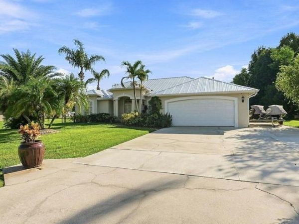 1863 SE Bowie Street, Port St. Lucie, FL 34952