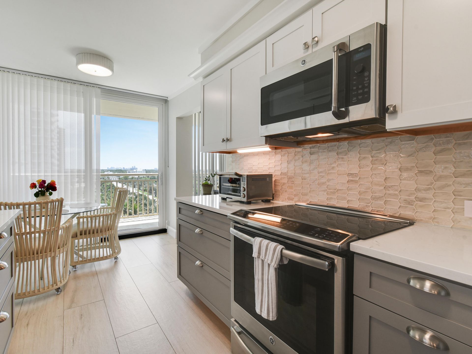 3400 N Ocean Drive, Unit 908, Singer Island, FL 33404 Photo