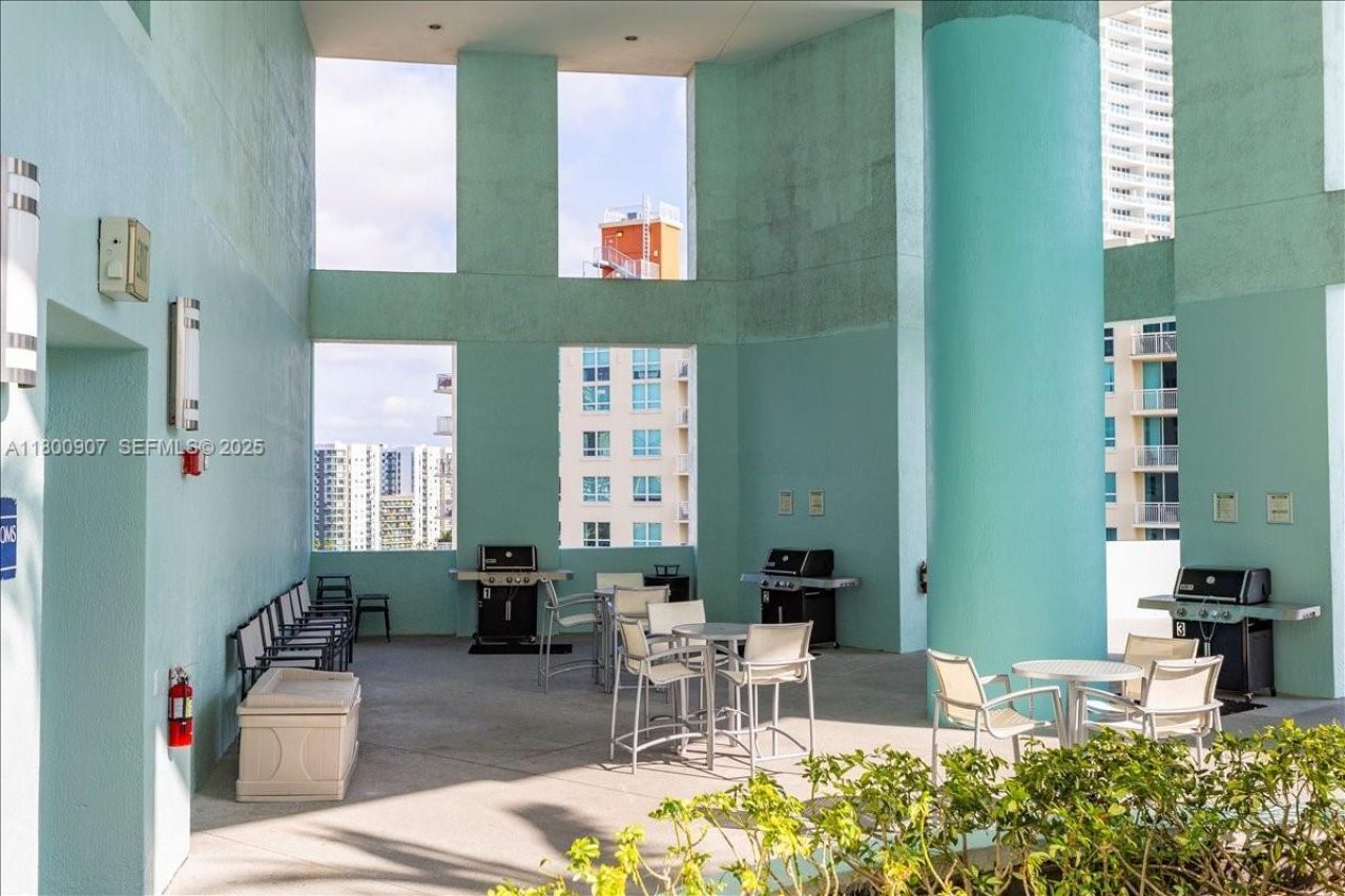 1900 N Bayshore Drive, Unit 912, Miami, FL 33132 Photo