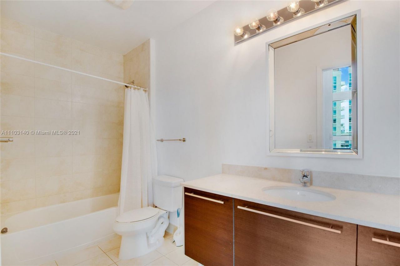 1900 N Bayshore Drive, Unit 912, Miami, FL 33132 Photo