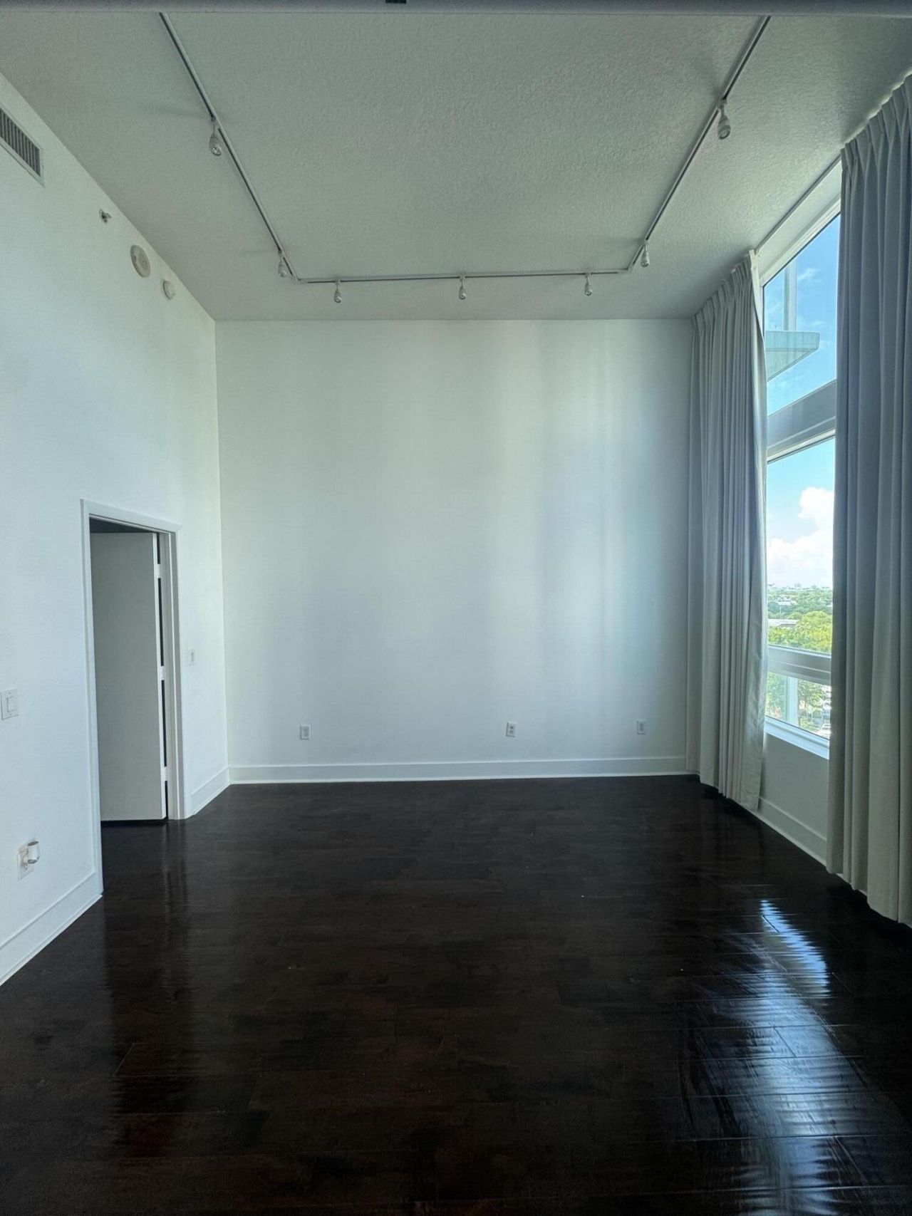1900 N Bayshore Drive, Unit 912, Miami, FL 33132 Photo