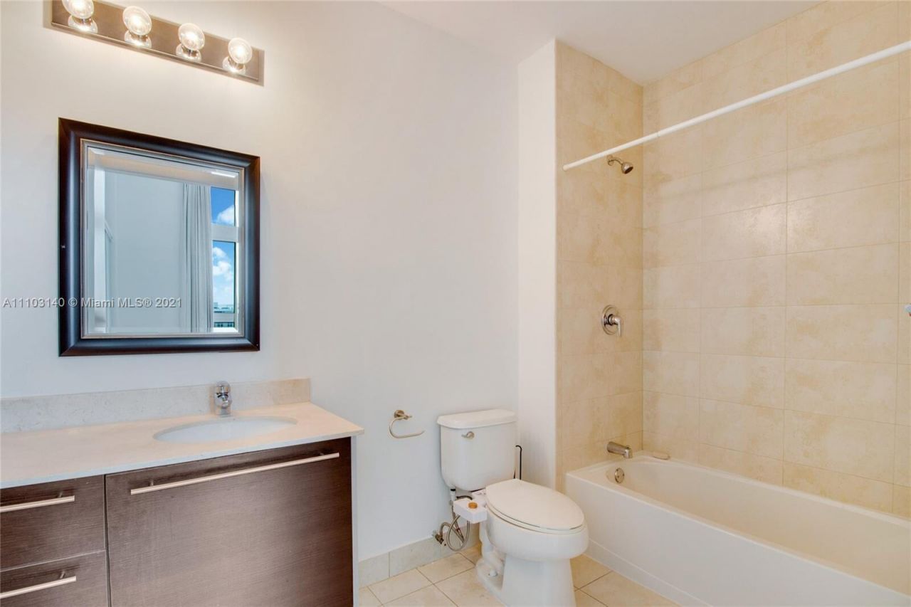 1900 N Bayshore Drive, Unit 912, Miami, FL 33132 Photo