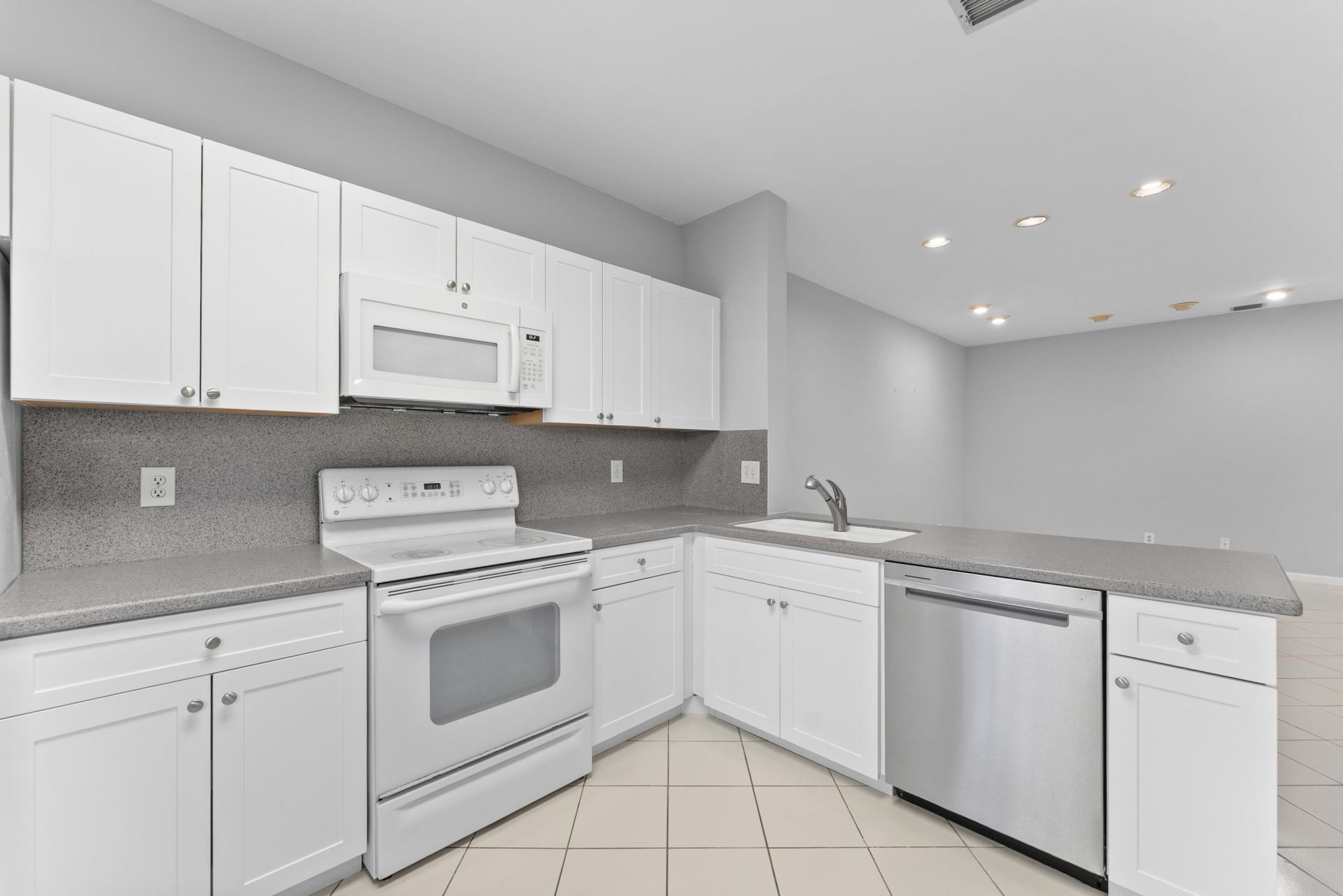 6705 Via Regina, Boca Raton, FL 33433 Photo