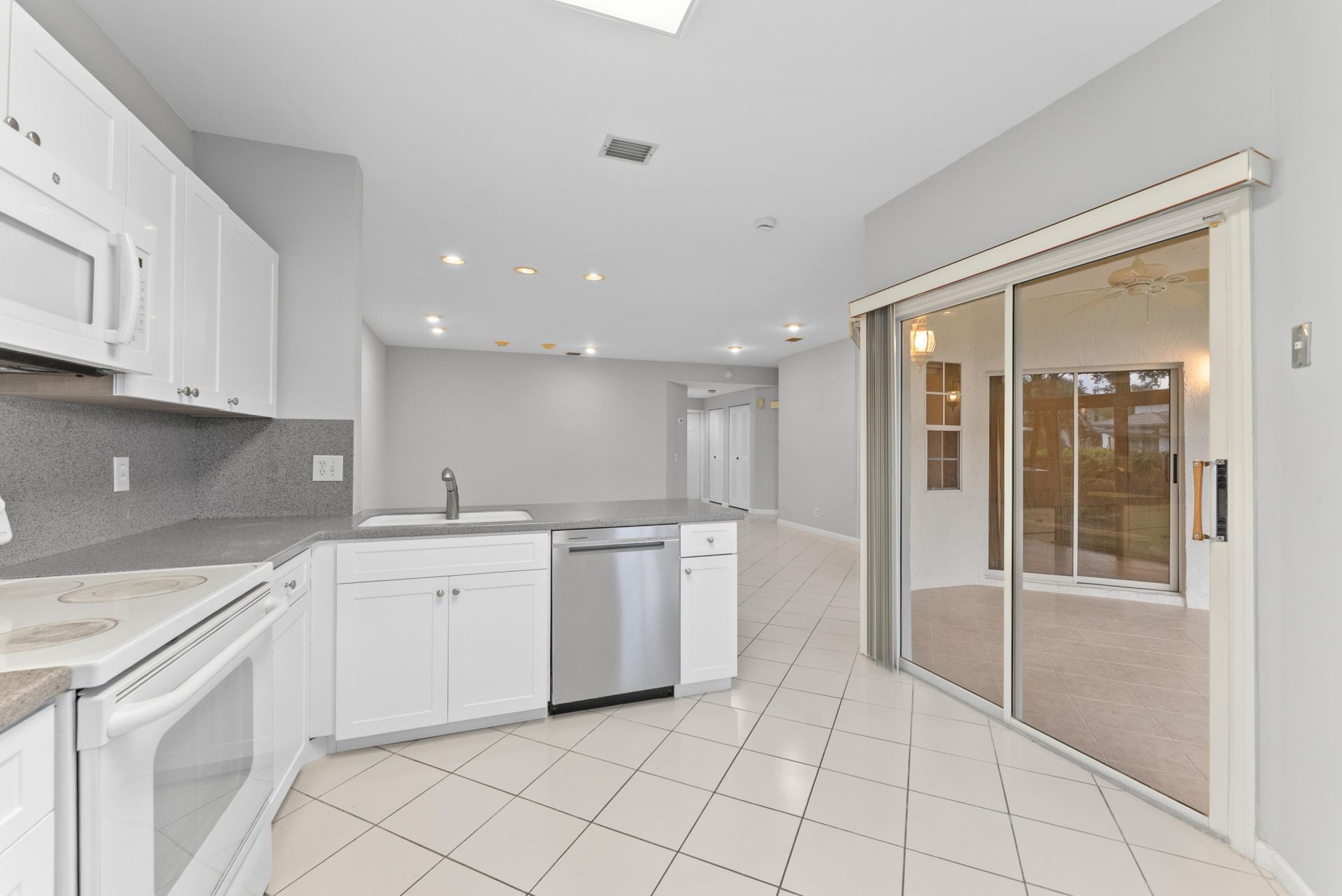 6705 Via Regina, Boca Raton, FL 33433 Photo