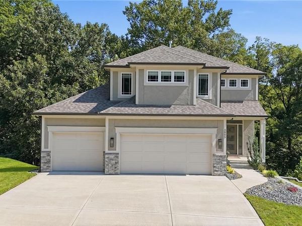 5805 Thousand Oaks Drive, Parkville, MO 64152