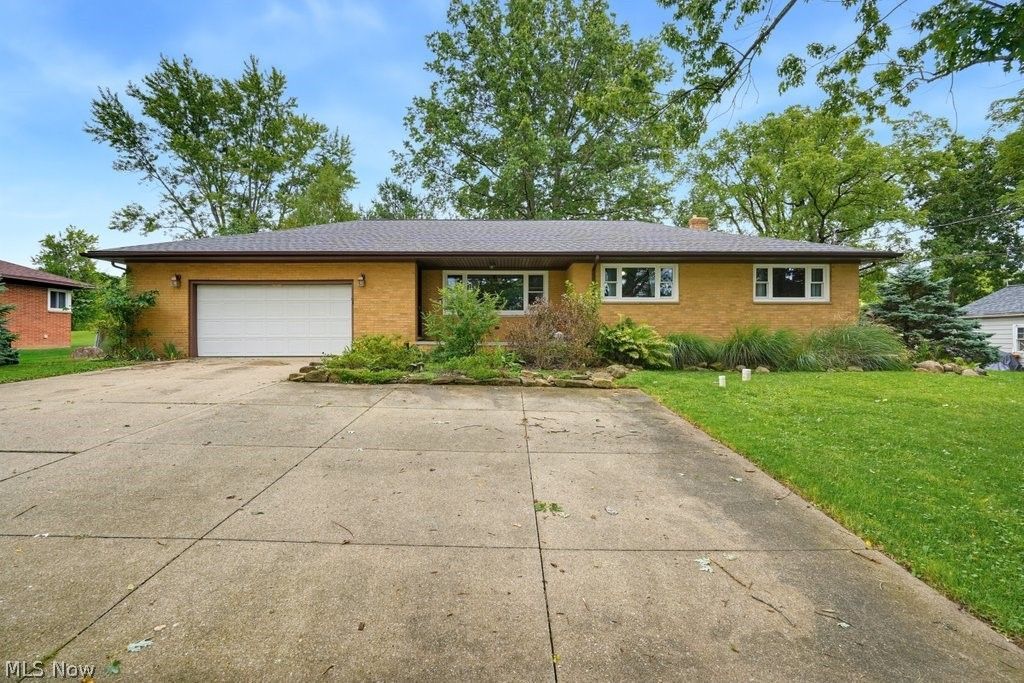 10047 York Road, North Royalton, OH 44133 Main Photo