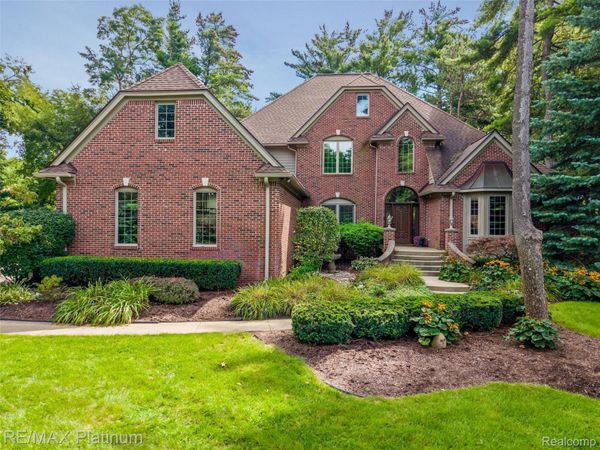 5405 Arbor Bay Court, Genoa Township, Mi 48116