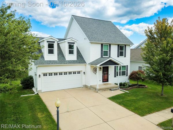 746 Pinegate Drive, Fowlerville Village, Mi 48836