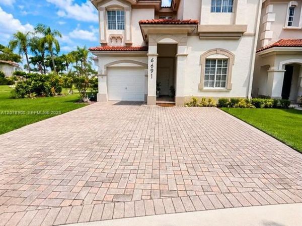 6691 NW 107th Ct, Unit N/A, Doral, FL 33178