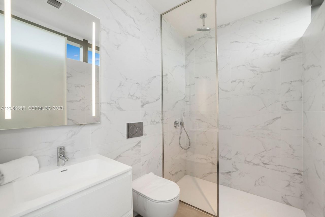 2000 S Ocean Dr , Unit 22A, Hallandale Beach, FL 33009 Photo