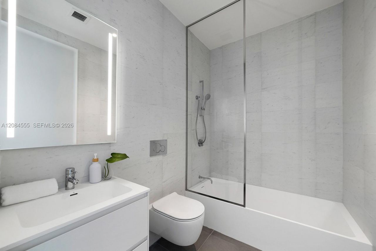 2000 S Ocean Dr , Unit 22A, Hallandale Beach, FL 33009 Photo