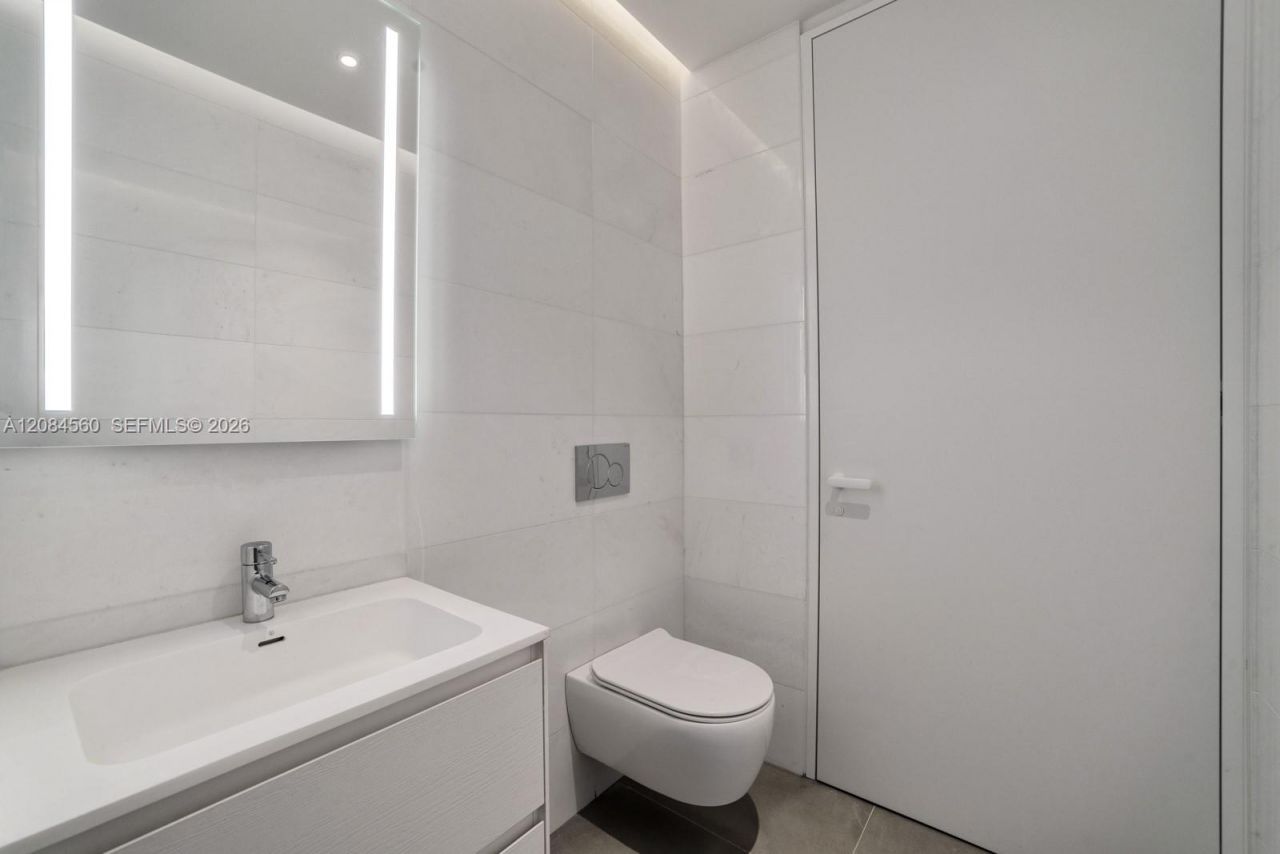 2000 S Ocean Dr, Unit 19A, Hallandale Beach, FL 33009 Photo