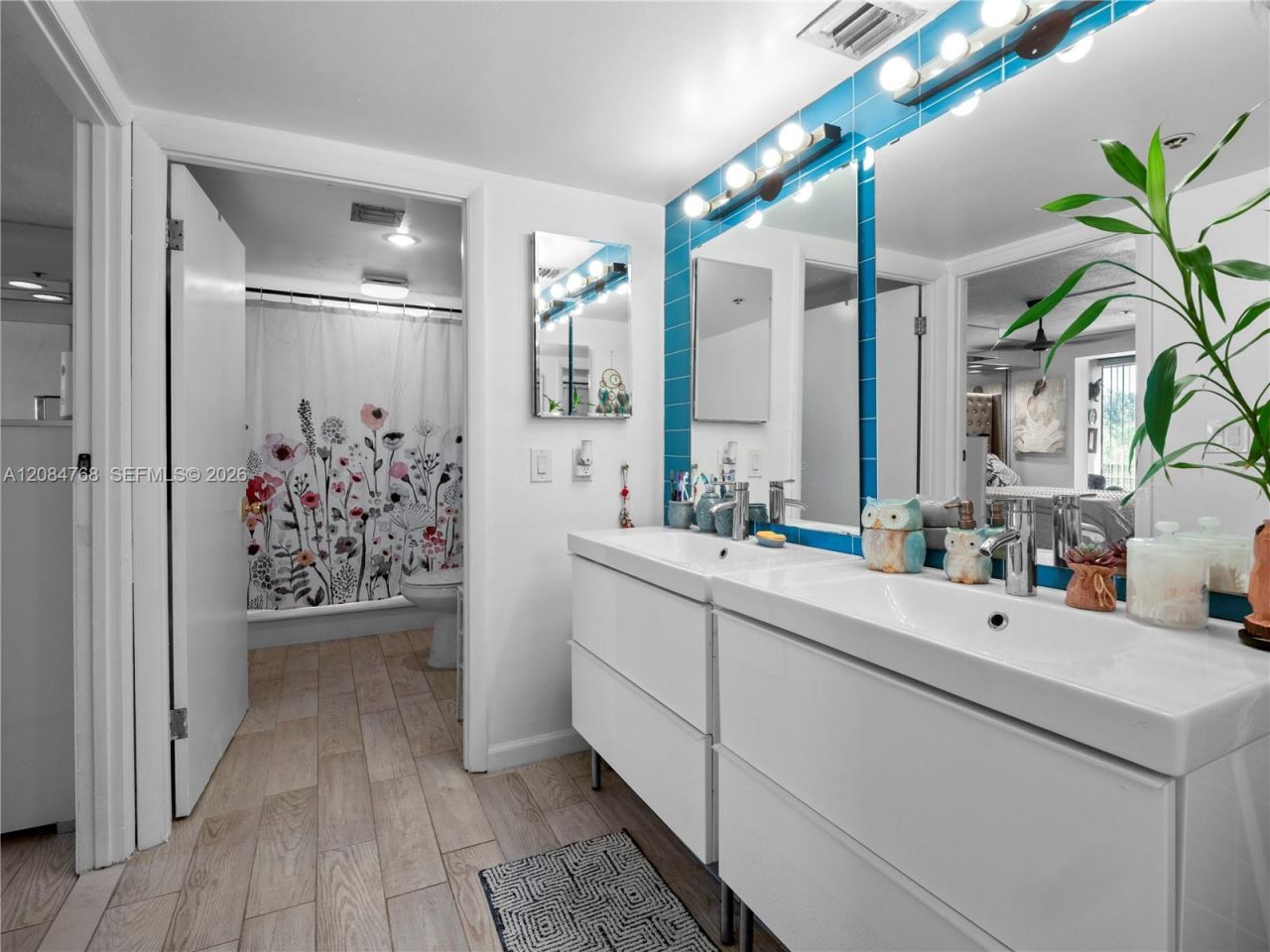 671 NE 195th St, Unit 329E, Miami, FL 33179 Photo