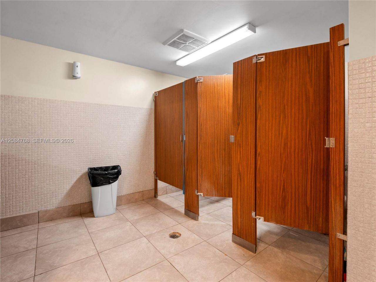 671 NE 195th St, Unit 329E, Miami, FL 33179 Photo