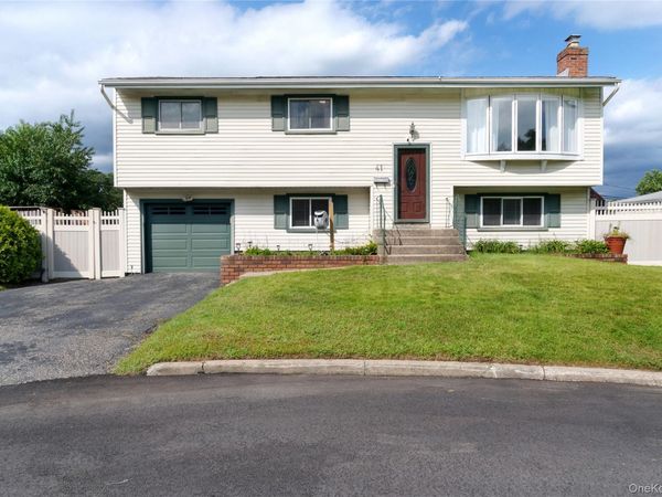 41 Richmond Street , Islip, NY 11751