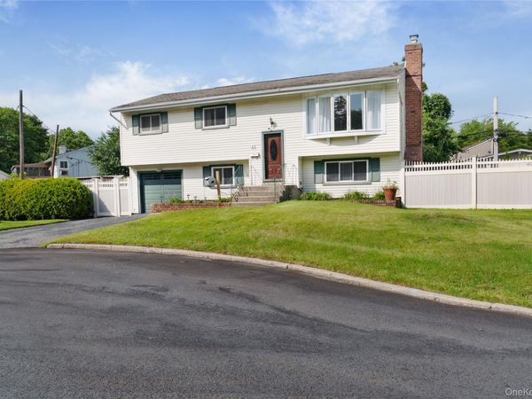 41 Richmond Street, Islip, NY 11751
