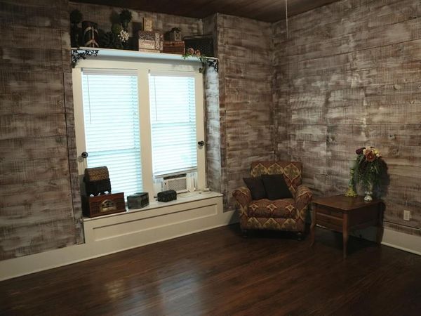1307 Granbury Street , Cleburne, TX 76033