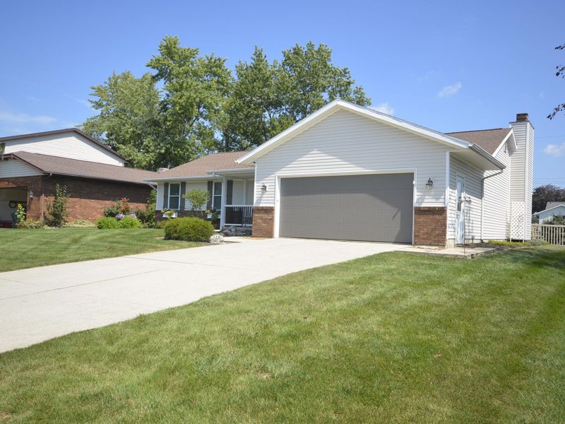 114 Jacobs Drive, Wapakoneta, OH 45895 Photo 2