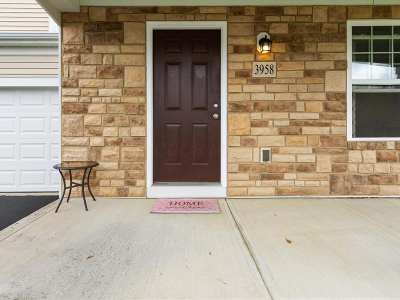 3958 Snowshoe Avenue, Grove City, OH 43123 Photo 4