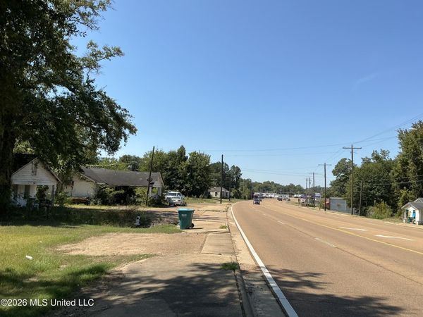 935 E Lakeview Drive, Grenada, MS 38901
