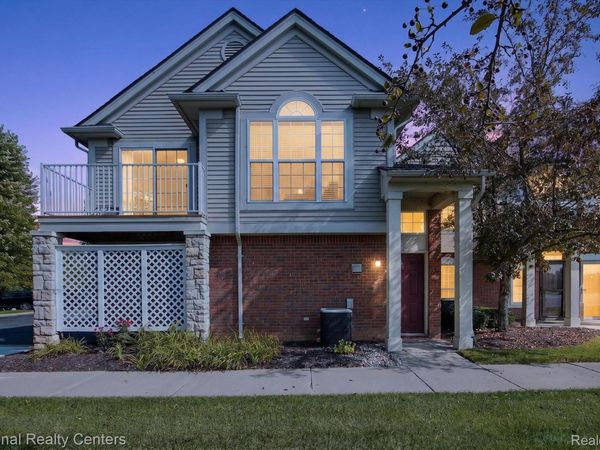28190 Oakmonte Circle E, Lyon Township, Mi 48165